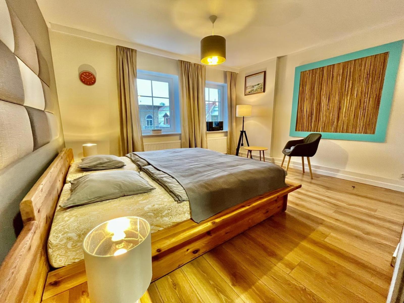 W Parku Przy Teatrze Apartment *